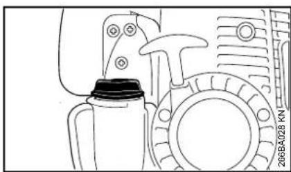 STIHL FC 110 - Fueling - 2