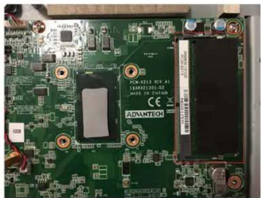Advantech PPC-3151 - Installing Memory - 4