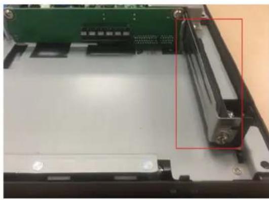Advantech PPC-3151 - Installing Expansion Card - 1