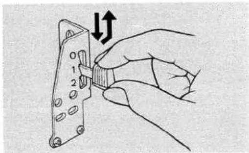 White W1122 - Drawing Up Lower Thread - 3