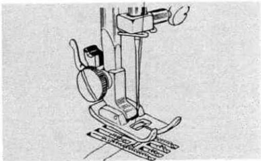 White W1122 - Drawing Up Lower Thread - 2