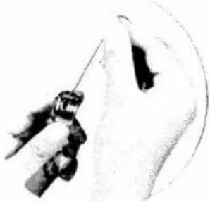 White W1065 - THREADING THE BOBBIN CASE - 4