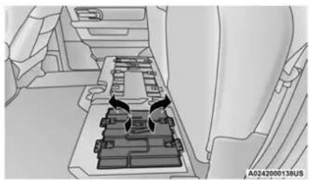 RAM Chassis Cab (2022) - Unfolding The Load Floor/Crew Cab - 1