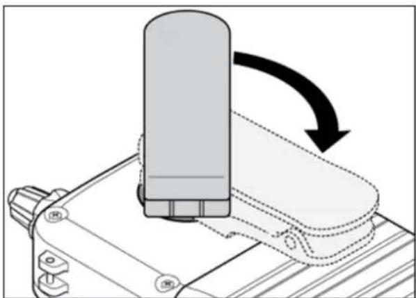 UNIDEN UBCD396XT - To remove the belt clip - 1