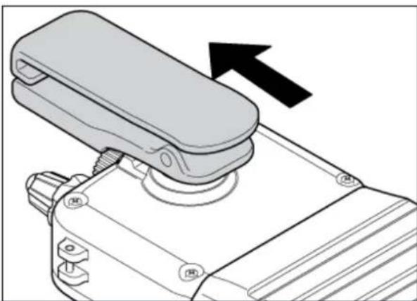 UNIDEN UBCD396XT - To remove the belt clip - 2