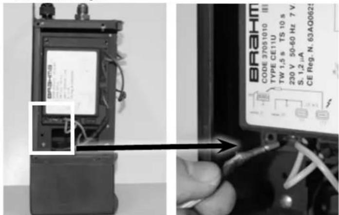BRAHM CODE 37051010 III TYPE CE11U TW 1,5 s TS 10 s 230 V 50-60 Hz 7 V S. 1,2 μA CE Reg. N. 63AQ0625