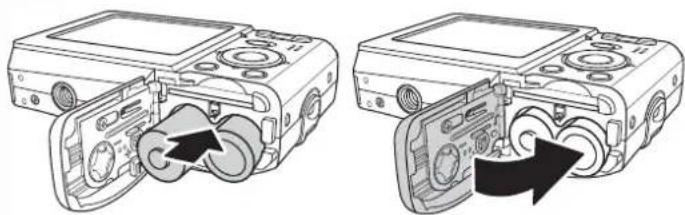 SANYO VPC-S750 - Inserting the Batteries - 2