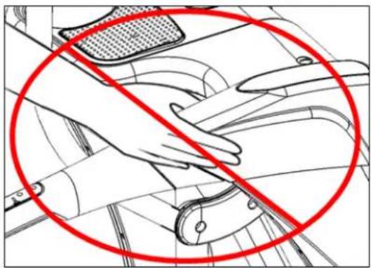 Diagram showing a hand blocking a car seatbelt, with a red prohibition symbol overlaid.