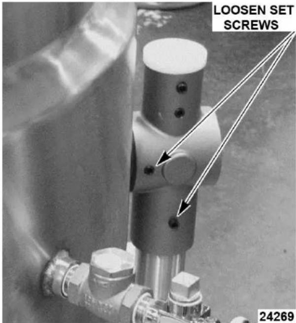 LOOSEN SET SCREWS 24269