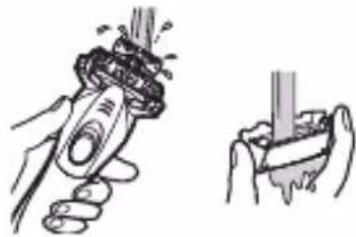 PANASONIC ES-SL10 - Cleaning the shaver - 3