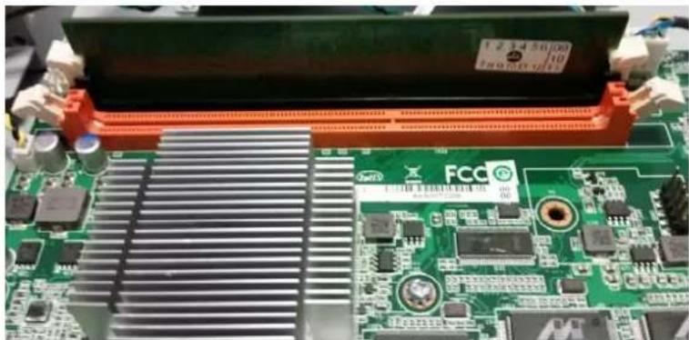 Advantech FWA-1320 - Memory Installation - 5