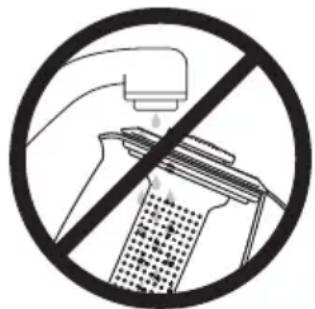 Prohibition sign with crossed-out cleaning tool and Chinese text, indicating no cleaning or anti-smoking.