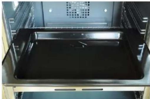Porter & Charles FEC-IR76S - Correct placement of oven shelves and roasting pans - 4