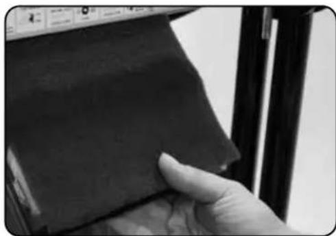 DuroMax XP15000EH - Remove filter cover - 1