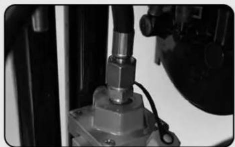 DuroMax XP15000EH - Turn gas valve off - 1