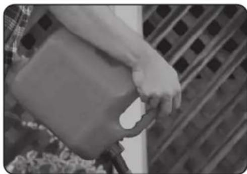 DuroMax DS13000EH - Step 4 - Adding Gasoline - 3