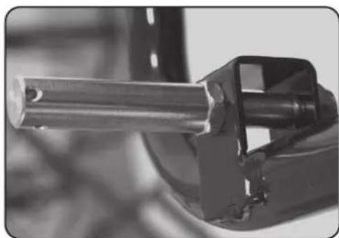 DuroMax DS13000EH - Install support legs - 1