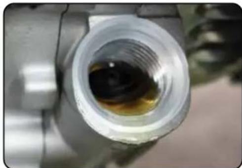 DuroMax XP12000E - Add oil - 1