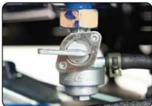 DuroMax XP12000E - Turn the key switch OFF - 1