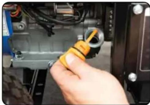 DuroMax XP13000X - Engine oil recommended: SAE 10W-30. - 1
