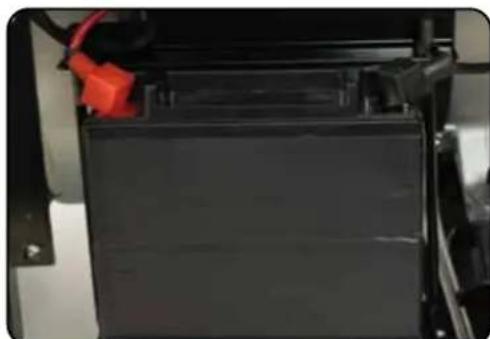 DuroMax XP12000DX - Connect the negative cable - 1