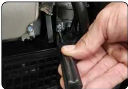 DuroMax XP9500iH - Turn fuel valve ON - 1
