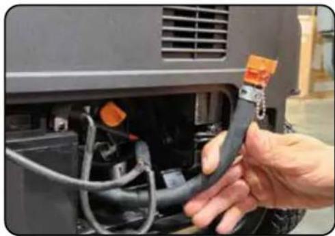 DuroMax XP9500iH - Remove cap and drain oil - 1