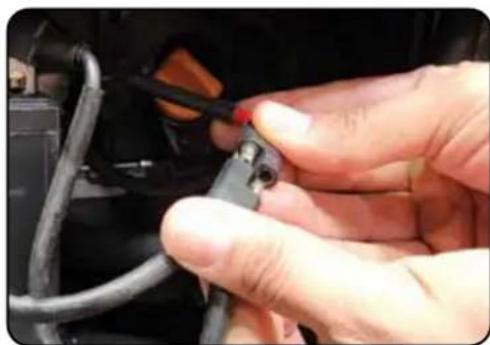 DuroMax XP9500iH - Locate the battery cables - 1