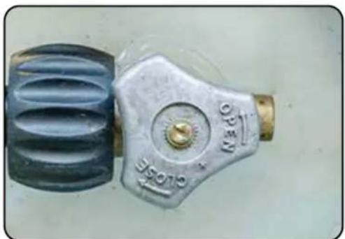 DuroMax XP9500iH - Turn start switch OFF - 1