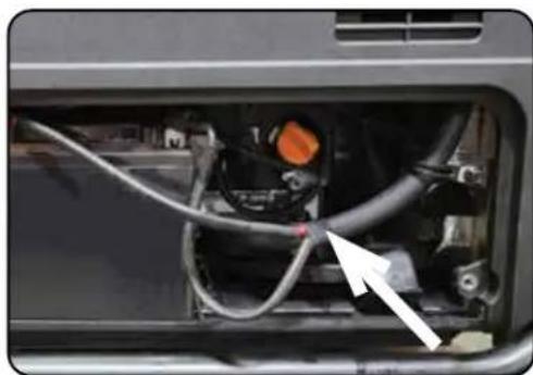 DuroMax XP9500iH - Remove service end cover - 1