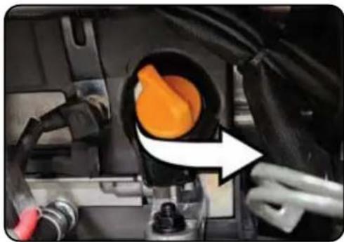 DuroMax XP9500iH - Checking the Oil - 1