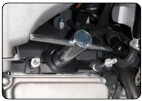 DuroMax XP9500iH - Remove spark plug cap - 1