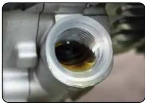 DuroMax XP9500iH - Step 1 - Check the Oil - 2