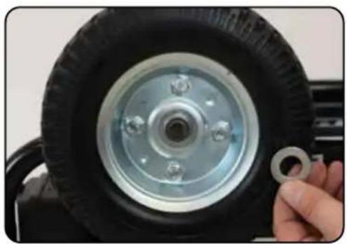 DuroMax XP7500DX - Install wheels - 1