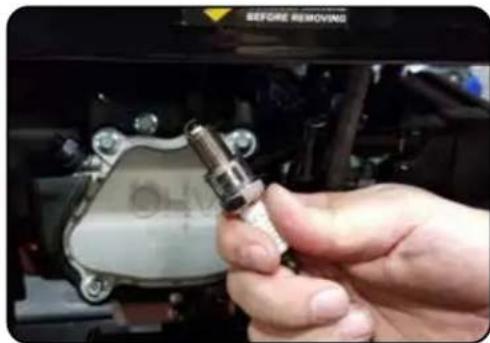 DuroMax XP7500DX - Remove spark plug - 1