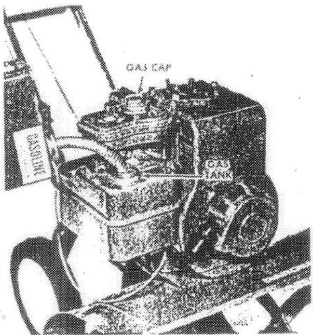 TORO 58114 - FILLING WITH GASOLINE - 1
