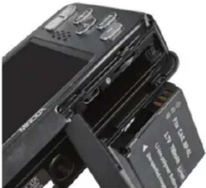 MINOLTA MN50WP - Installing the Battery - 1