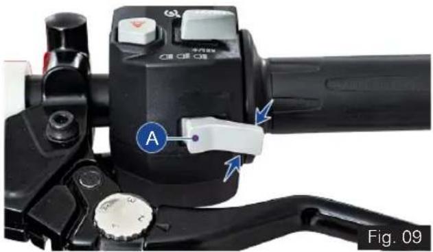 TVS Apache RR 310 (2024) - A) Switch beam control (ref. Fig. 09) - 1