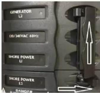 GENERATOR L2 120/246VAC 40Hz SHORE POWER L1 SHORE POWER L2 DANGER