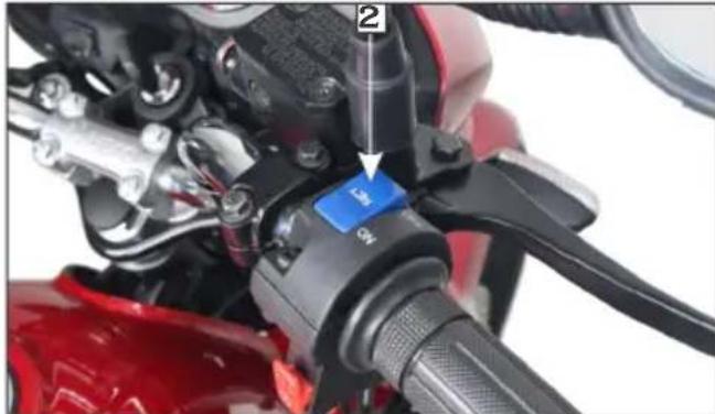 HERO Super Splendor Xtec (2025) - Initial activation of the i3s system: - 1