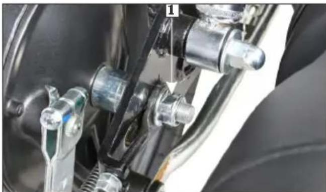 HERO Super Splendor Xtec (2025) - Adjustment - 1