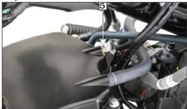 HERO Super Splendor Xtec (2025) - Engine oil level inspection/Top up process - 2