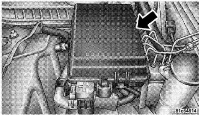 Chrysler 300 SRT (2010) - IntegratedPowerModule - 1