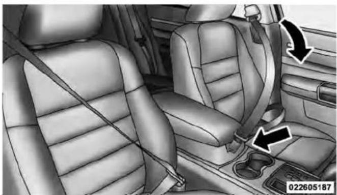 Chrysler 300 SRT (2010) - THINGSTOKNOWBEFORESTARTINGYOURVEHICLE47 - 1