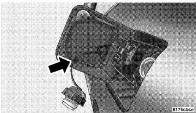 Chrysler 300 SRT (2010) - FuelFillerCap(GasCap) - 1