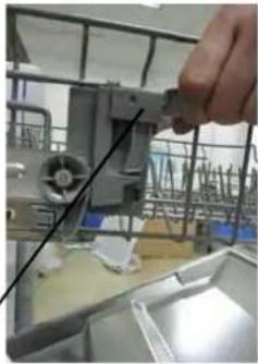 Caple Di626 - Adjusting the Upper Basket - 2