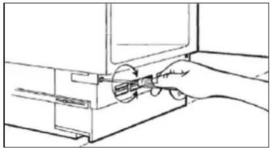 BAUMATIC BR508 - Adjusting the plinth/kickboard - 1