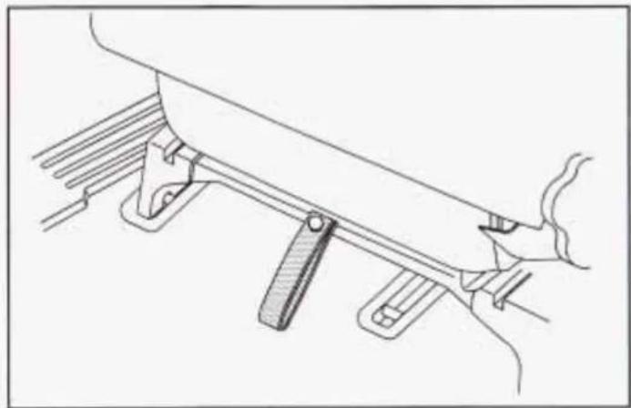 Technical line drawing of a mechanical assembly with clamps and a lever (no text or symbols)
