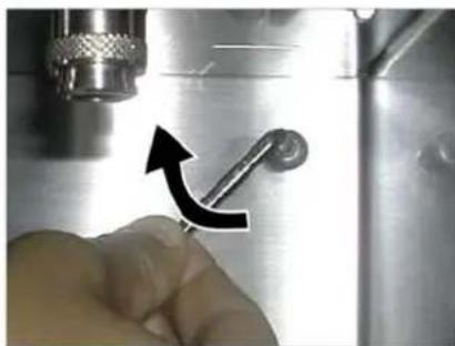 BAUMATIC BEC1SS - Filling the water reservoir - 10