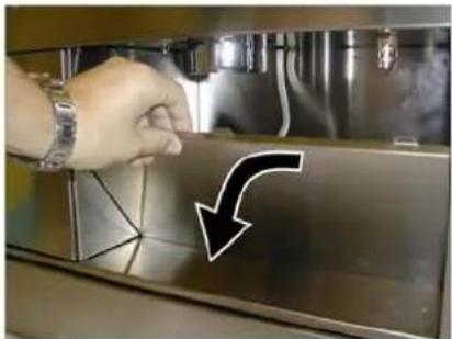 BAUMATIC BEC1SS - Filling the water reservoir - 8